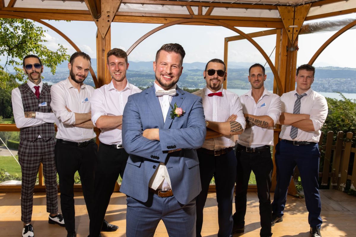 Hochzeitsfotograf für Zürich-UTZ_3990 Hochzeitsfotograf für den Kanton Zürich, Gruppenfoto mit allen Herren bei der Hochzeitsfeier
