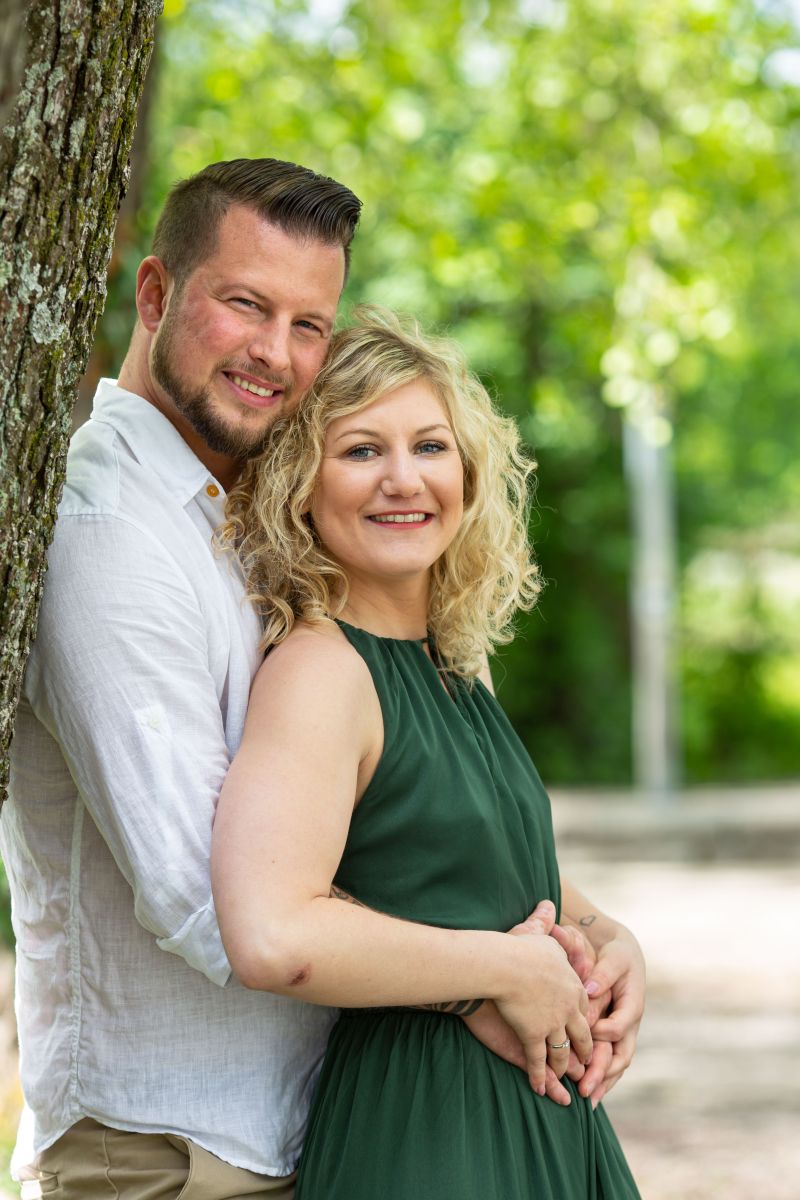 Hochzeitsfotos Zürich UTZ_1076 Hochzeitsfotos Zürich, Verlobungsshooting mit Blick über den ruhigen Katzensee in Zürich