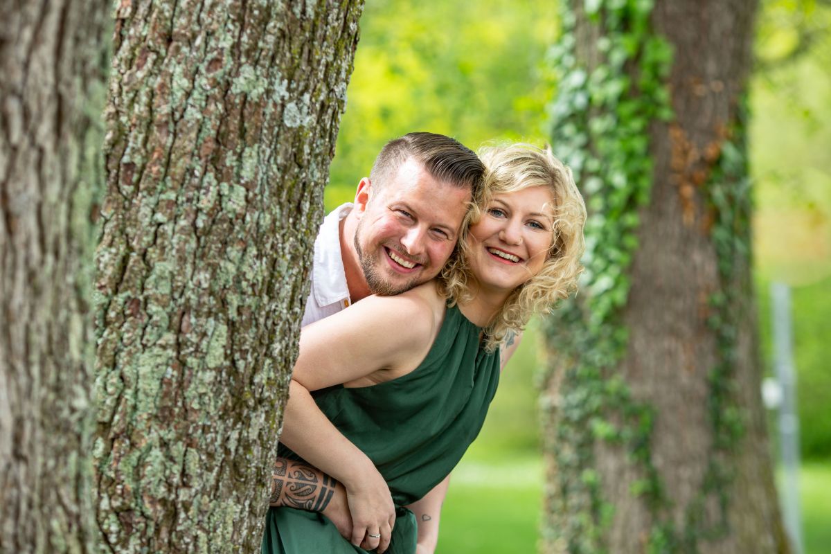 Hochzeitsfotos Zürich UTZ_1079 Hochzeitsfotos Zürich, Romantisches Paarshooting am Katzensee in Zürich – Hochzeitsfotos für die Einladungskarte