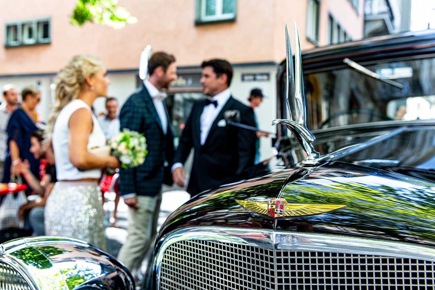 Mit-Oldtimer-abgeholt oldtimer, Fotograf Hochzeit Zürich