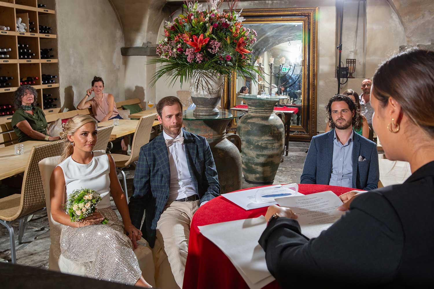 Ziviltrauung-in-Weinschenke Fotograf Hochzeit Zürich, Hochzeitsfotos in der Weinschenke